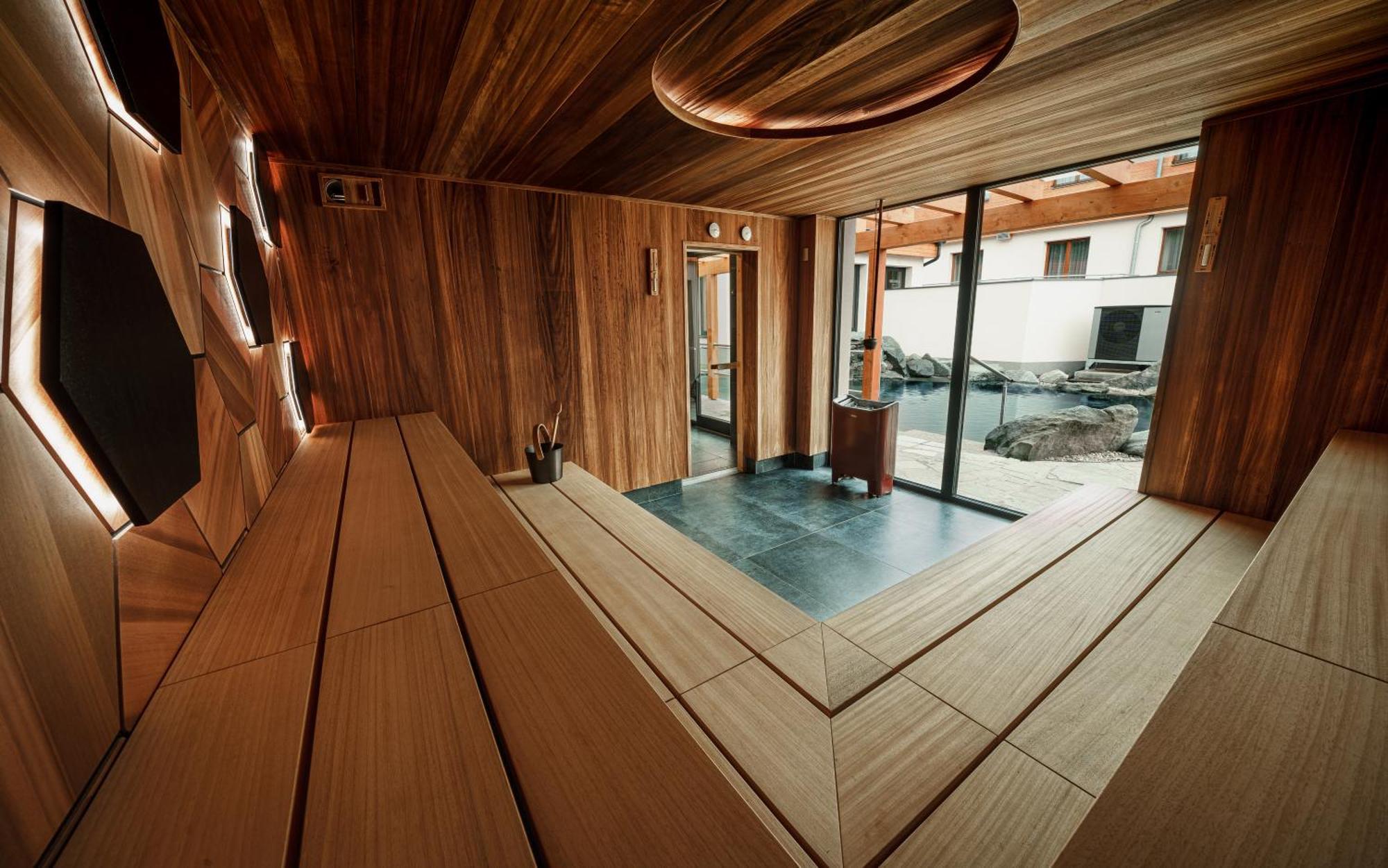 Hotel Horal Rožnov pod Radhoštěm المظهر الخارجي الصورة